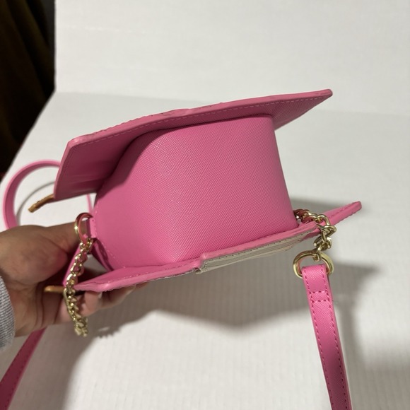 NWOT! Betsey Johnson "DOG BEACH HOUSE" Pink Crossbody Purse Bag Golg Chain - Picture 3 of 8
